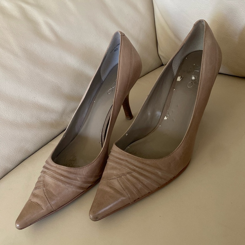 ALDO brand , tan heel 5 inch  size 9-9.5